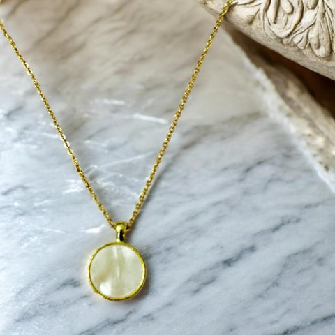 Round Mother of Pearl Pendant | Mother of Pearl Necklace| Simple Pendant | Shell Pendant Necklace