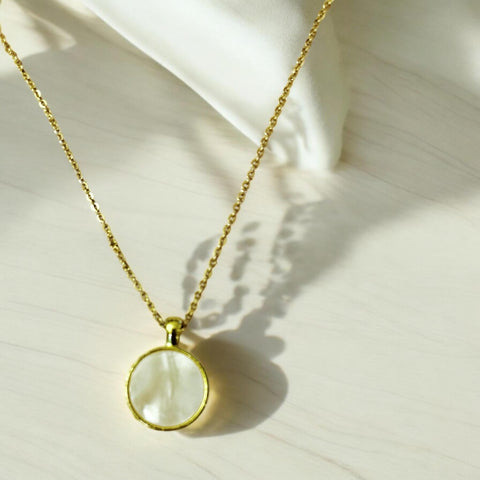 Round Mother of Pearl Pendant | Mother of Pearl Necklace| Simple Pendant | Shell Pendant Necklace