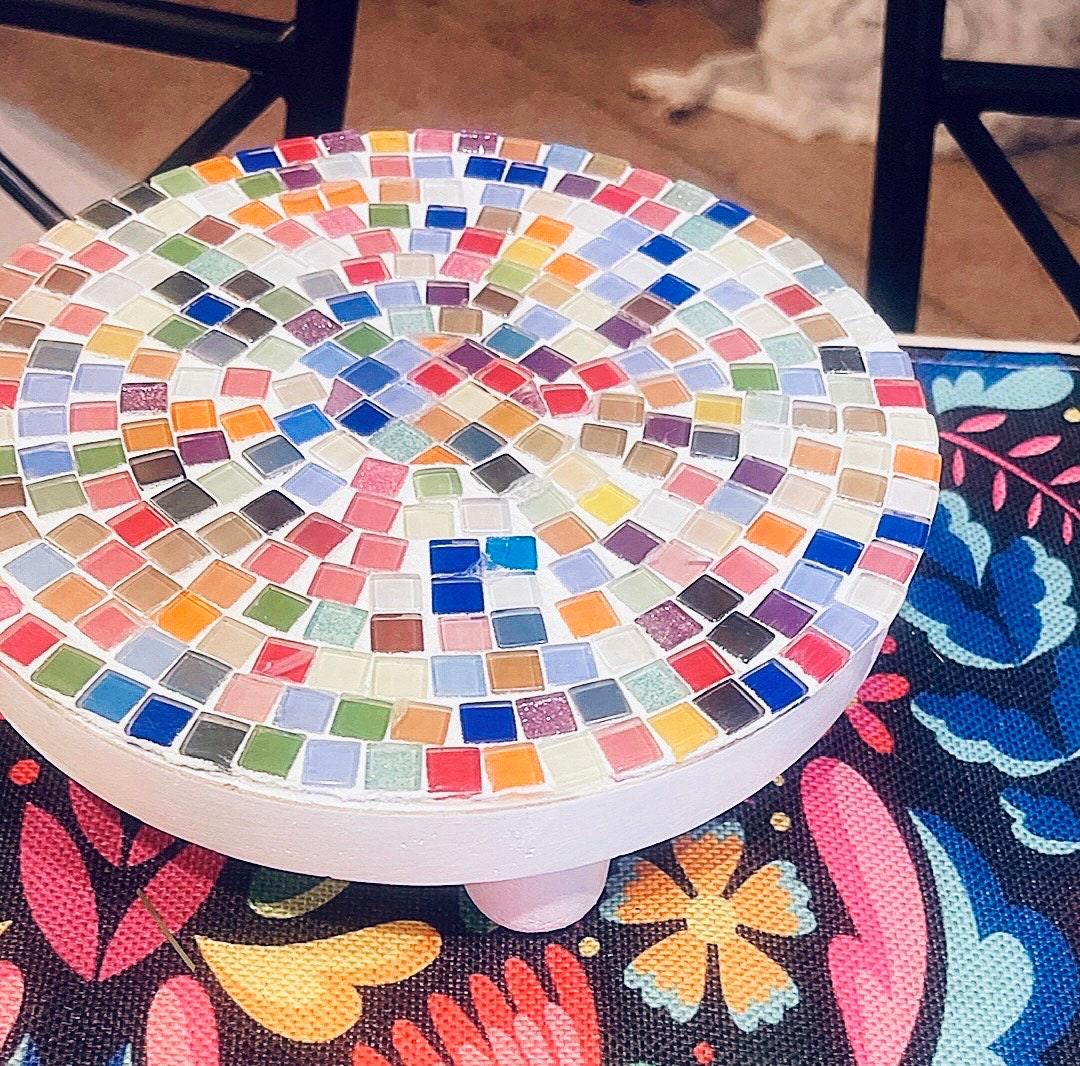 White rainbow mosaic plant stand with handcrafted design, featuring colorful tile patterns and sturdy construction.