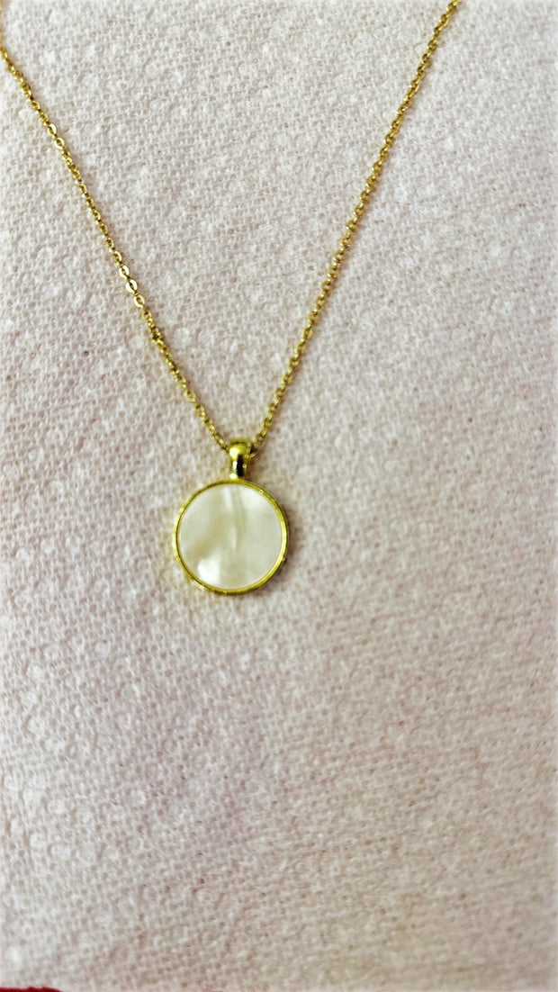 Round Mother of Pearl Pendant | Mother of Pearl Necklace| Simple Pendant | Shell Pendant Necklace